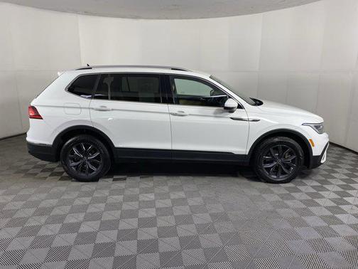 Pure White 2022 Volkswagen Tiguan 2.0T SE 4MOTION