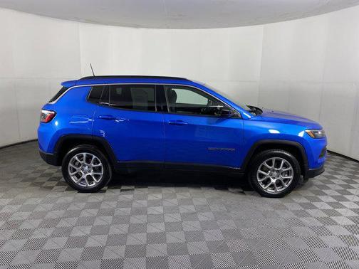 2024 Jeep Compass Latitude Lux