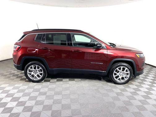 2022 Jeep Compass Latitude Lux