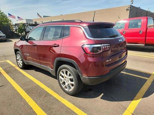2022 Jeep Compass Latitude Lux