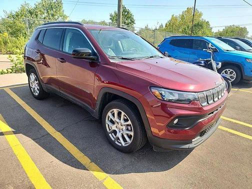 2022 Jeep Compass Latitude Lux