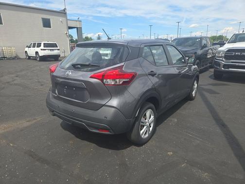 Gun Metallic 2020 Nissan Kicks S