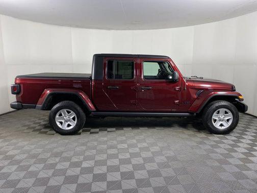 2022 Jeep Gladiator Sport S