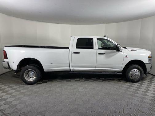 2026 RAM 3500 Tradesman Crew Cab 4x4 8' Box