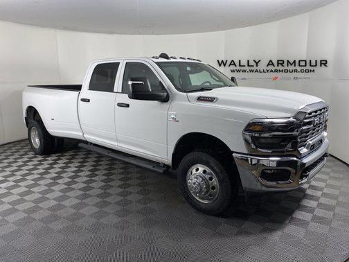 2026 RAM 3500 Tradesman Crew Cab 4x4 8' Box