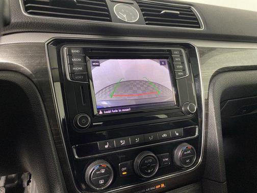 2017 Volkswagen Passat 1.8T SE