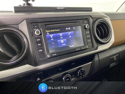 Tan 2017 Toyota Tacoma SR5