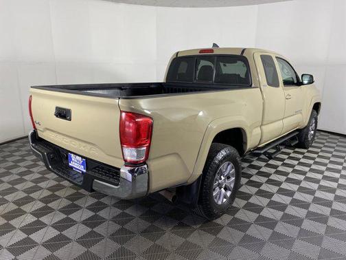 Tan 2017 Toyota Tacoma SR5