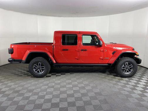 2025 Jeep Gladiator Mojave X
