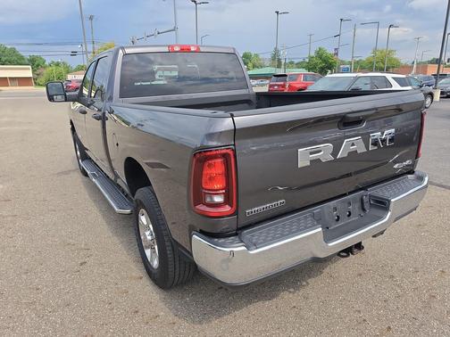 Granite Crystal Metallic Clearcoat 2025 RAM 2500 Big Horn Crew Cab 4x4 6'4' Box