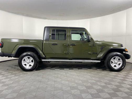 2022 Jeep Gladiator Sport S