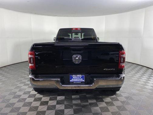 2020 RAM 3500 Tradesman Crew Cab 4x4 8' Box
