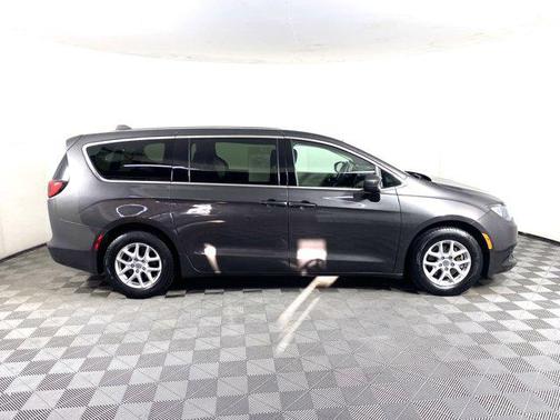 2017 Chrysler Pacifica LX
