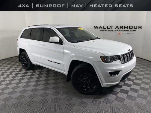 Bright White Clearcoat 2021 Jeep Grand Cherokee Laredo