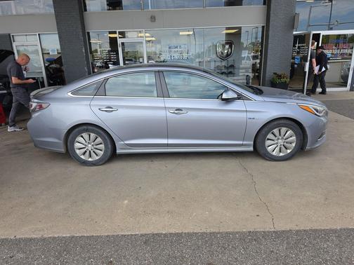 Pewter Gray Metallic 2016 Hyundai SONATA Hybrid SE