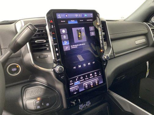 2025 RAM 2500 Laramie Crew Cab 4x4 6'4' Box