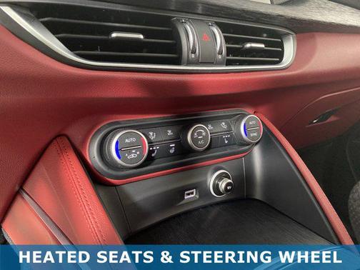 2021 Alfa Romeo Stelvio Base