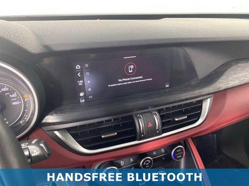 2021 Alfa Romeo Stelvio Base