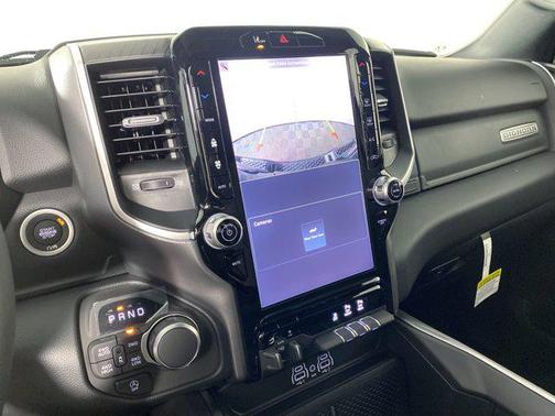 Diamond Black Crystal Pearlcoat 2026 RAM 1500 Big Horn/Lone Star