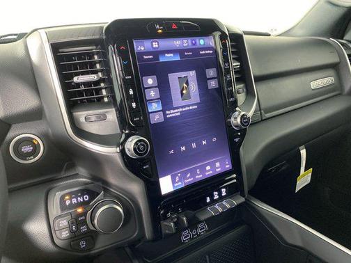 Diamond Black Crystal Pearlcoat 2026 RAM 1500 Big Horn/Lone Star