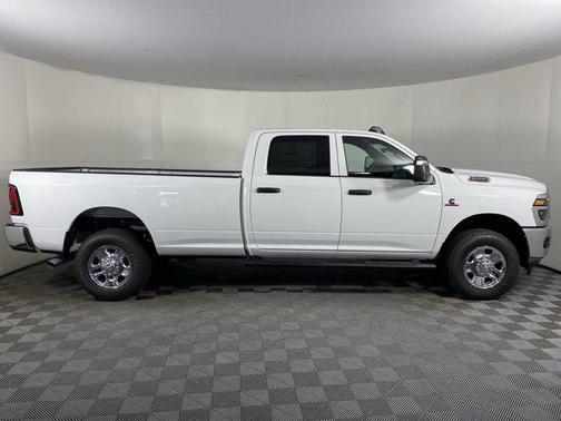 2025 RAM 2500 Tradesman Crew Cab 4x4 8' Box