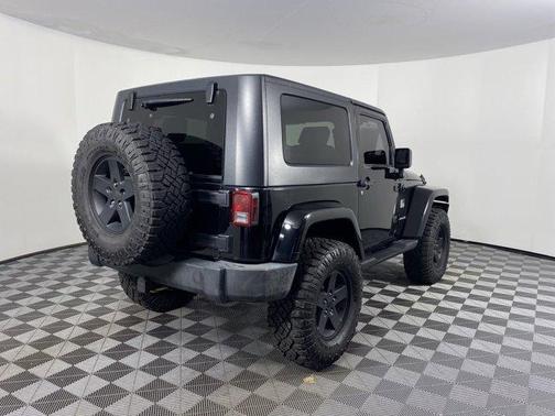 Photo 4 of 11 of 2007 Jeep Wrangler Sahara