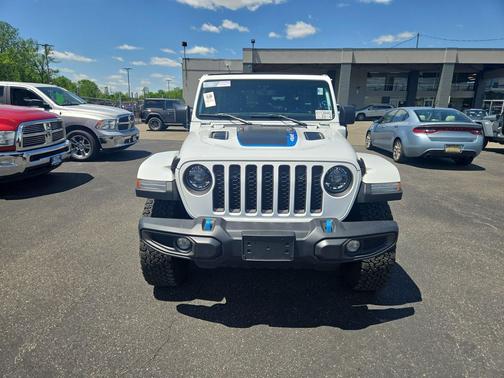 Bright White Clearcoat 2023 Jeep Wrangler 4xe Rubicon
