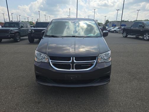 Granite Pearlcoat 2019 Dodge Grand Caravan SE