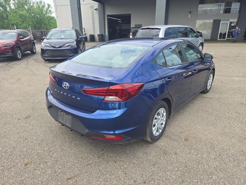 Lakeside Blue 2020 Hyundai ELANTRA SE