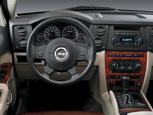 Bright Silver Metallic 2010 Jeep Commander Sport