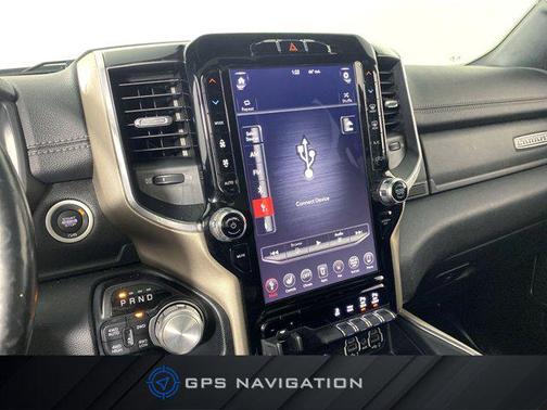 Diamond Black Crystal Pearlcoat 2019 RAM 1500 Laramie