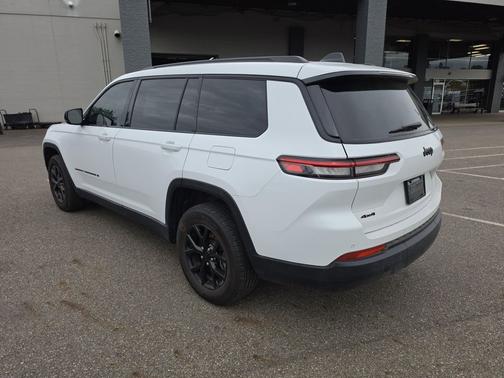 Bright White Clearcoat 2024 Jeep Grand Cherokee L Altitude