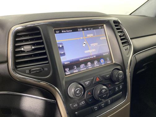 Brilliant Black Crystal Pearlcoat 2015 Jeep Grand Cherokee Limited