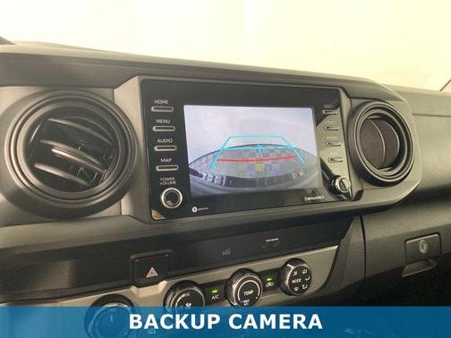 Photo 2 of 31 of 2020 Toyota Tacoma SR