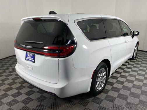 2025 Chrysler Pacifica L