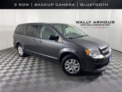 Granite Pearlcoat 2018 Dodge Grand Caravan SE