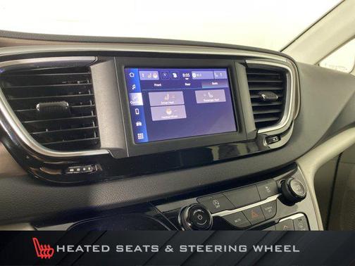 2024 Chrysler Voyager LX