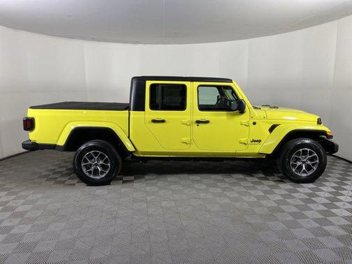 2024 Jeep Gladiator Sport S