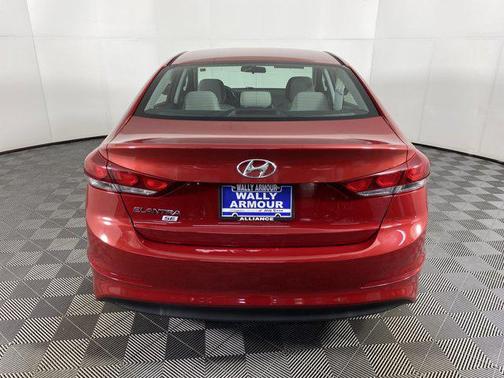 2018 Hyundai ELANTRA SE
