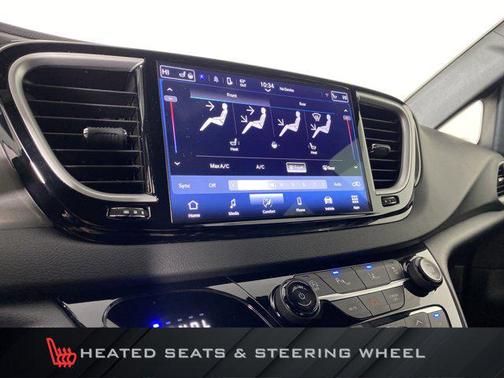 2025 Chrysler Voyager LX