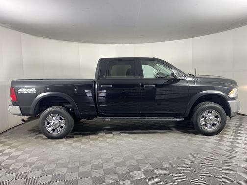 Brilliant Black Crystal Pearlcoat 2018 RAM 2500 Tradesman Crew Cab 4x4 6'4' Box