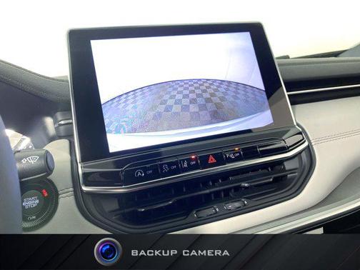 Silver Zynith Metallic Clearcoat 2026 Jeep Compass Limited