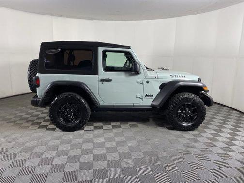 Earl Clearcoat 2024 Jeep Wrangler Willys