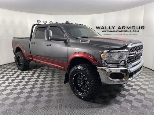 2020 RAM 2500 Tradesman Crew Cab 4X4 6'4' Box