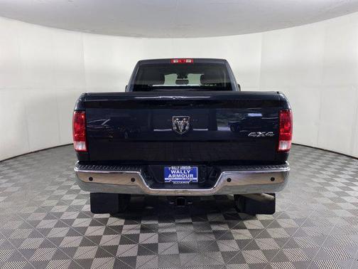 2017 RAM 2500 Tradesman Crew Cab 4x4 6'4' Box
