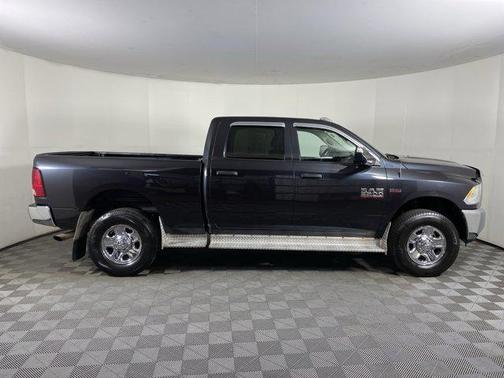 2017 RAM 2500 Tradesman Crew Cab 4x4 6'4' Box