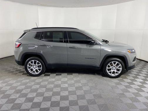 Sting-Gray Clearcoat 2023 Jeep Compass Latitude Lux