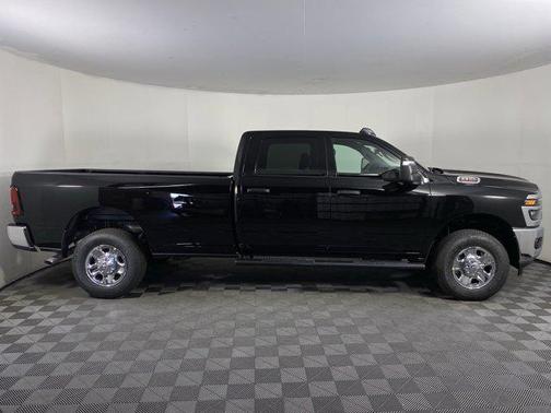 2025 RAM 2500 Tradesman Crew Cab 4x4 8' Box