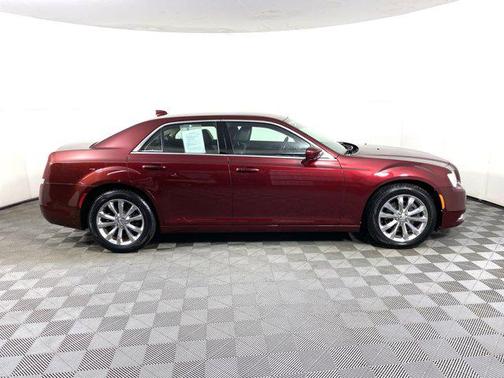 2018 Chrysler 300 Touring