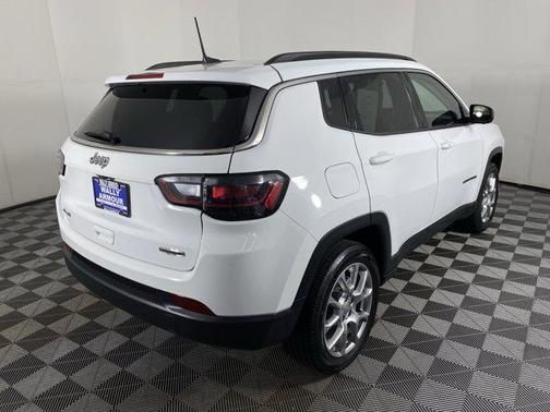 2022 Jeep Compass Latitude Lux